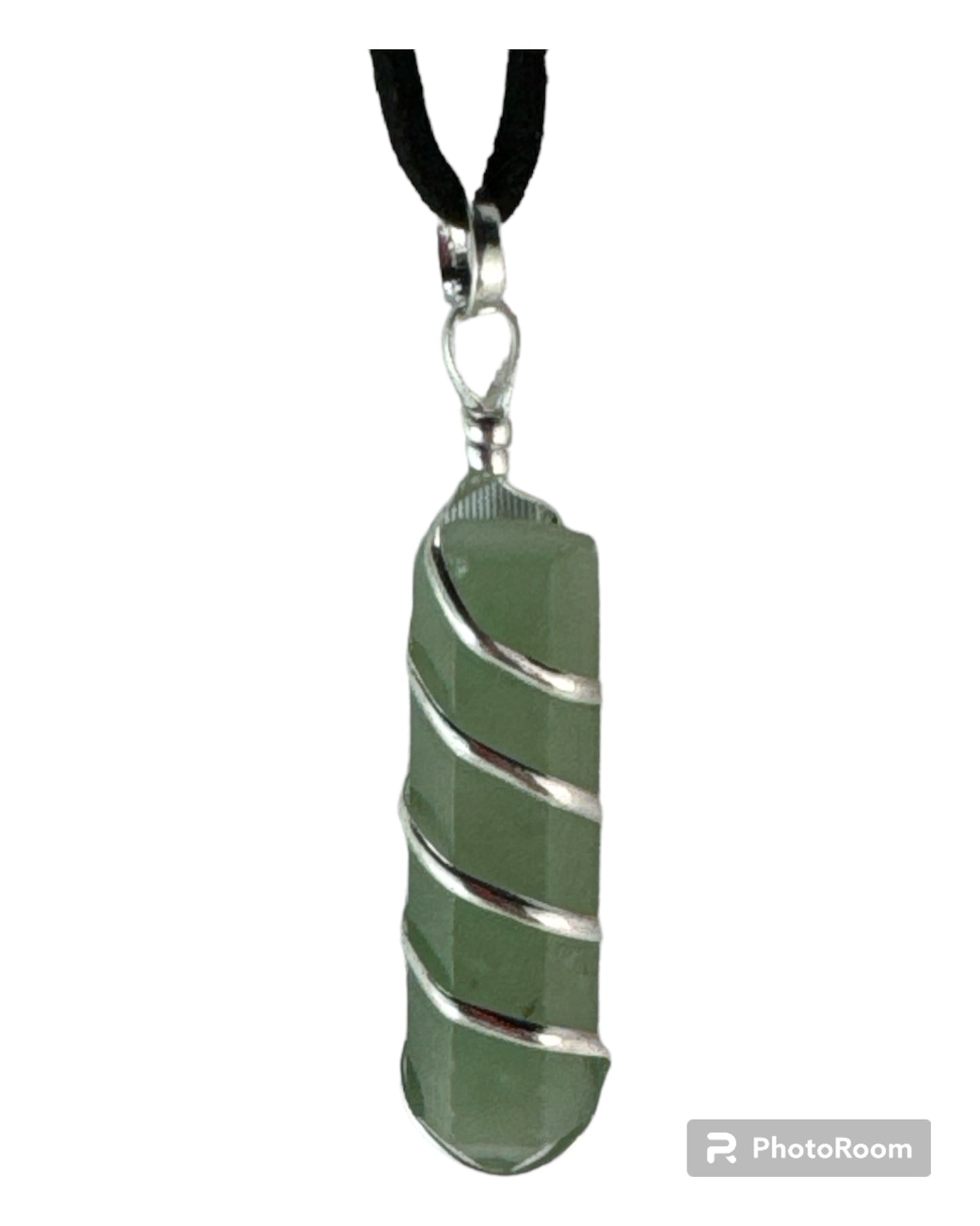Green Aventurine pendant (vertical drop terminated point)