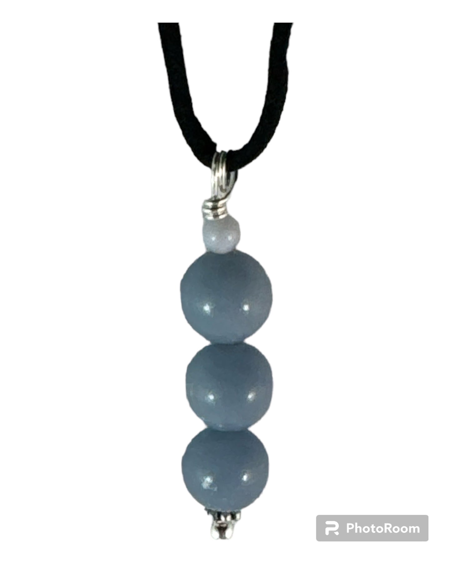Angelit pendant (x3/ 8mm round drop)