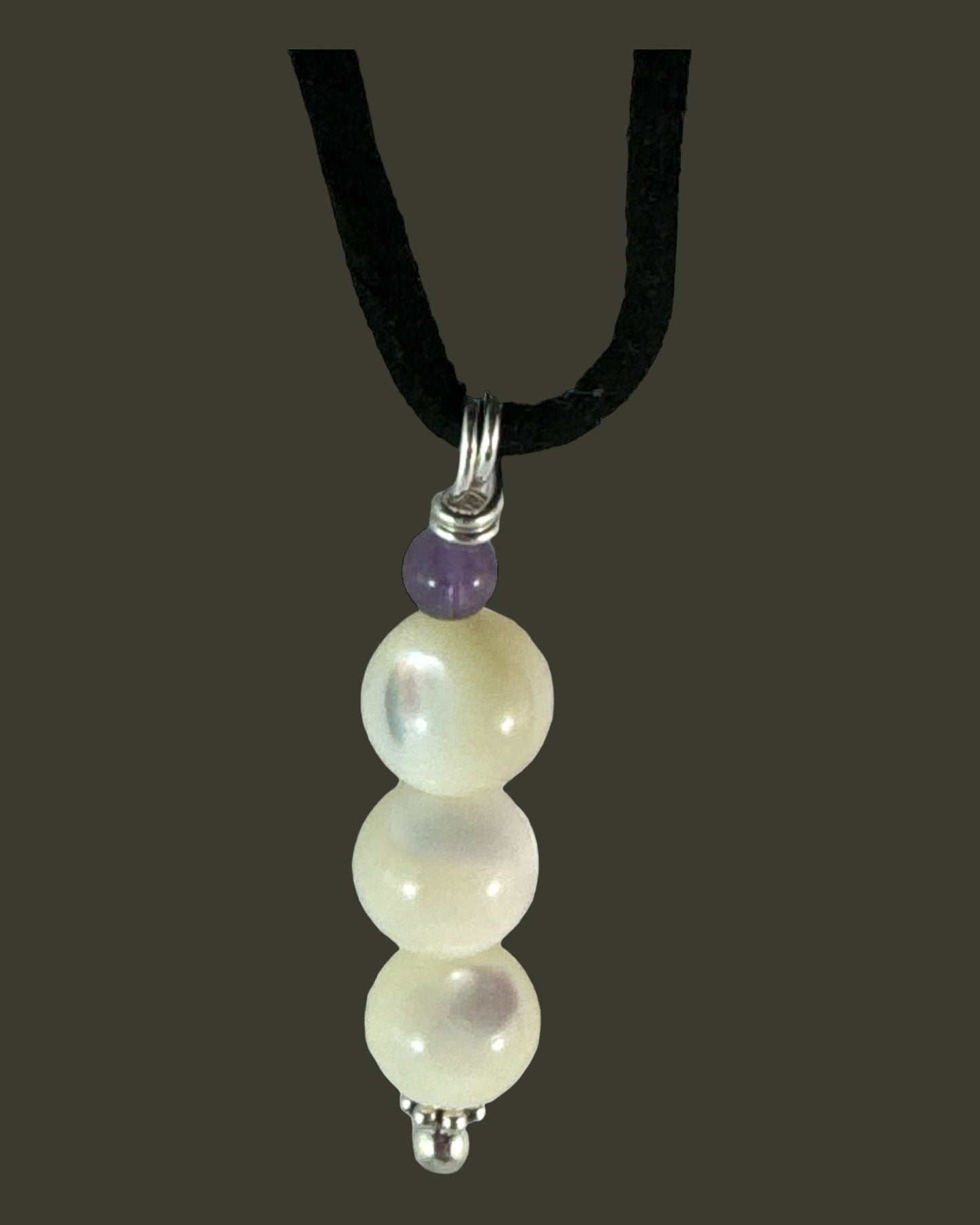 Mother of Pearl pendant (x3/ 8mm round vertical drop paired with amethyst)