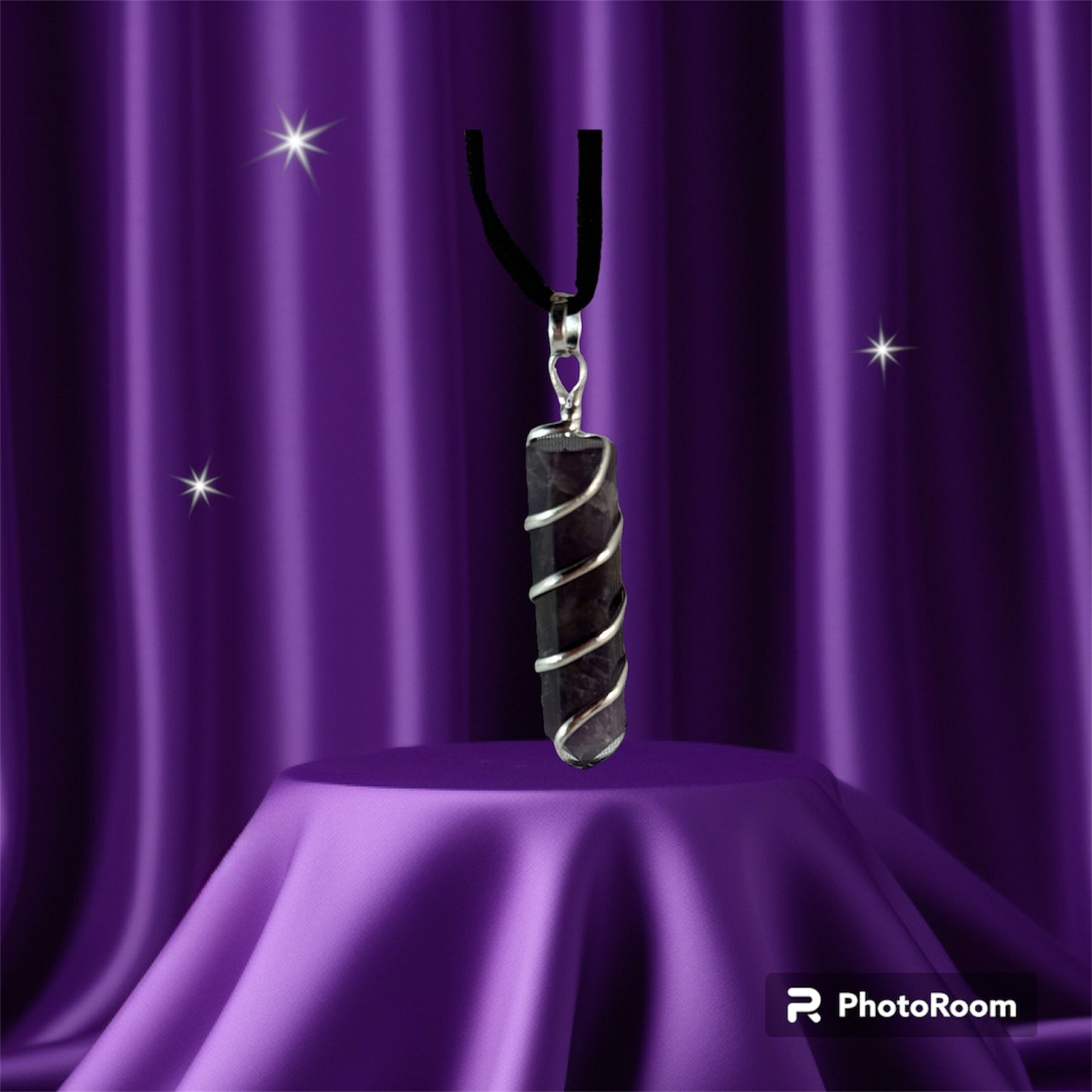 Amethyst pendant (vertical drop terminated point)