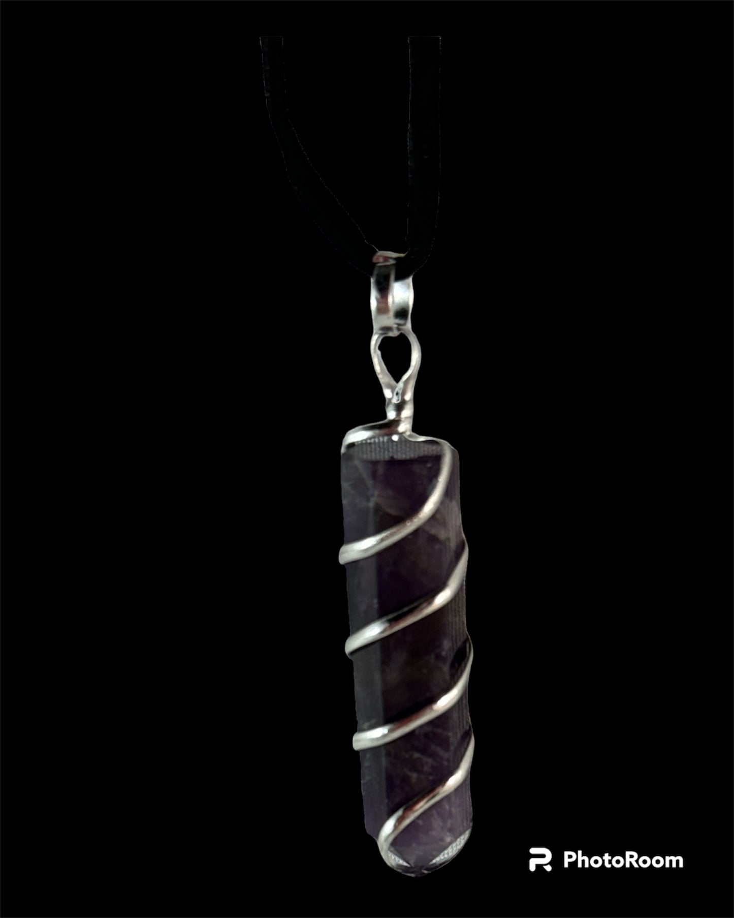 Amethyst pendant (vertical drop terminated point)