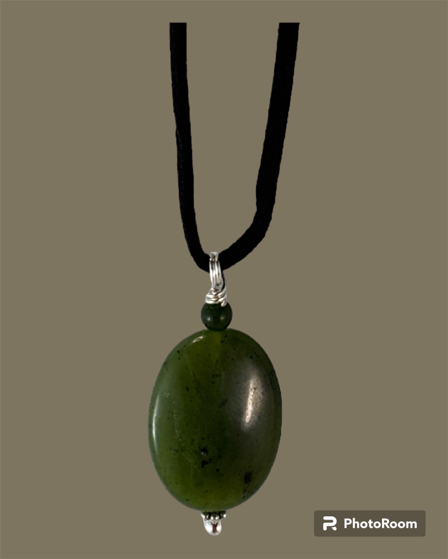 Green Jade pendant (Oval)