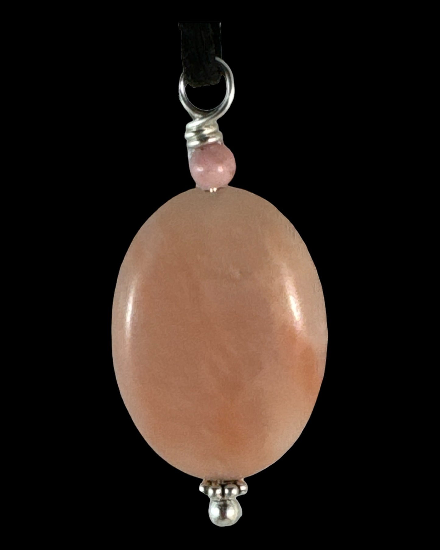 Peach Jade pendant (Oval)